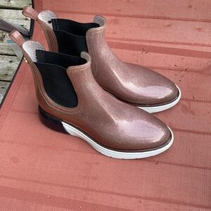 Stylish Metallic Heeled Boots